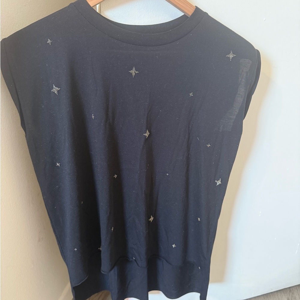 Elegant Black Star Pattern Muscle Tee